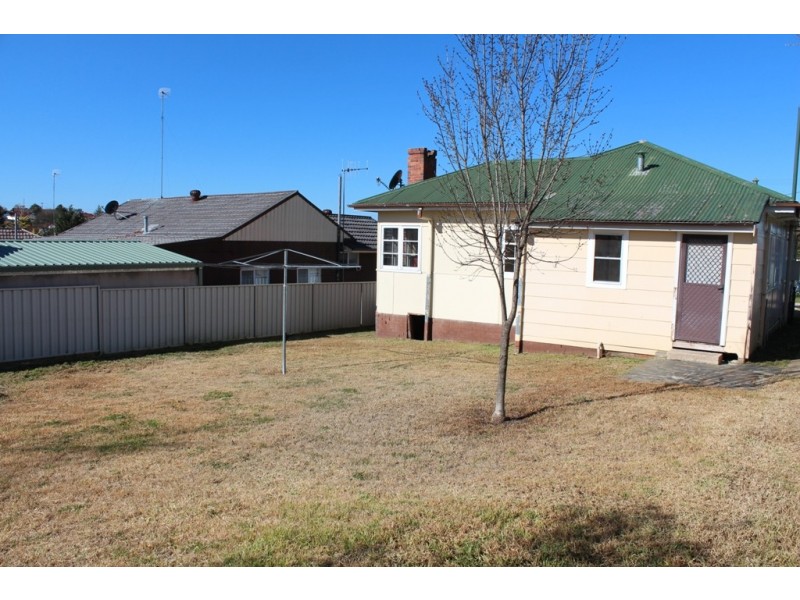 1 Moodie Place, Bathurst NSW 2795