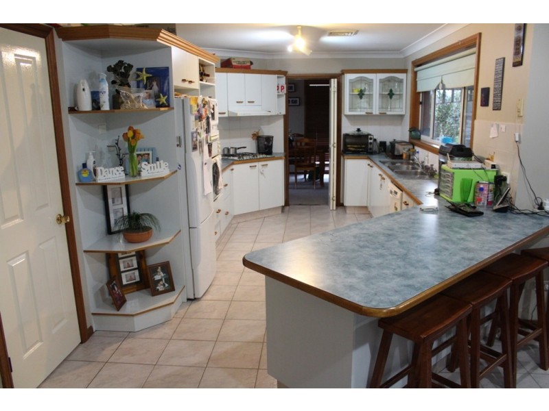 11 Barker Circuit, Bathurst NSW 2795