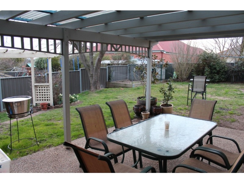 11 Barker Circuit, Bathurst NSW 2795