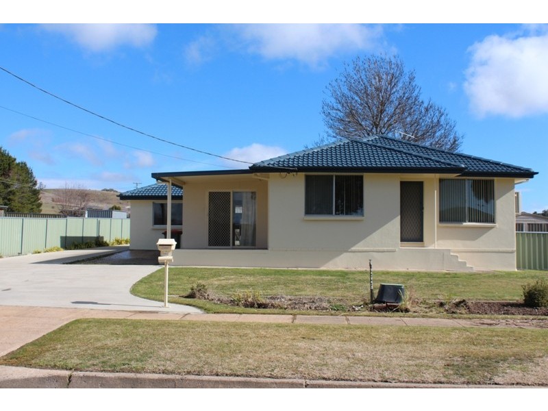 25 Napier Street, Blayney NSW 2799