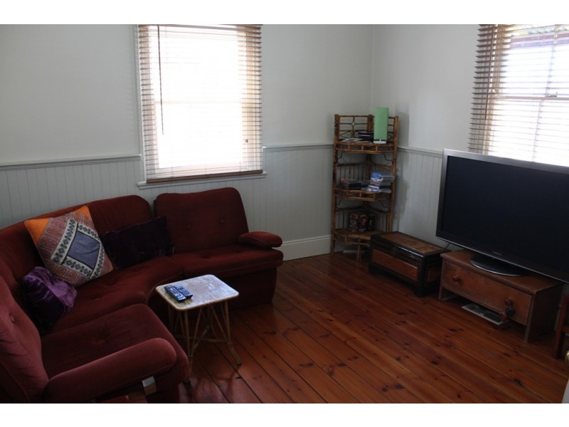 7 Ophir Street, Bathurst NSW 2795