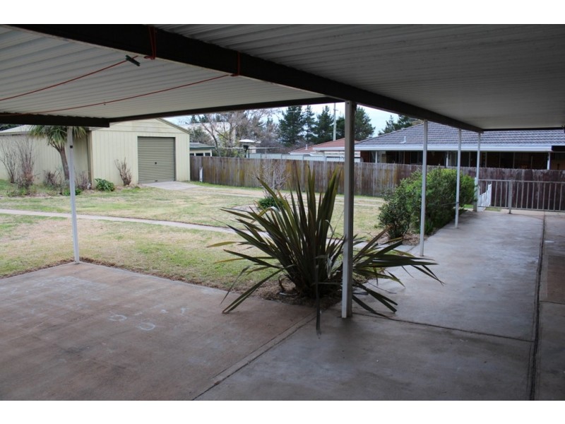 26 Locke Street, Bathurst NSW 2795