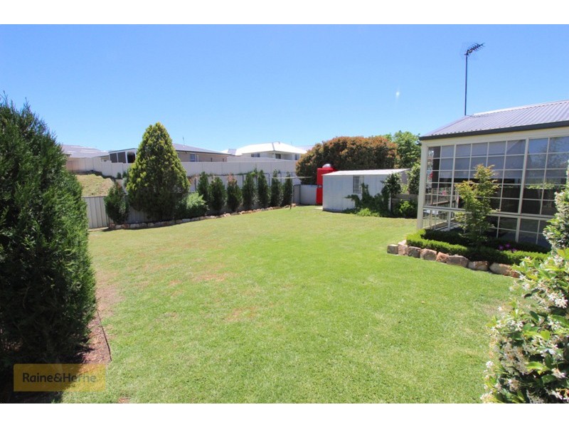 18 Wentworth Drive, Kelso NSW 2795