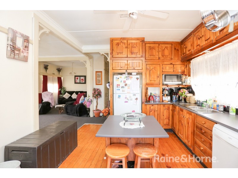 7 McPhillamy Avenue, Gormans Hill NSW 2795