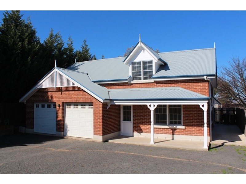 246 Peel Street, Bathurst NSW 2795