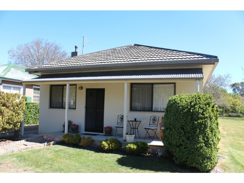 16 Kefford Street, Bathurst NSW 2795