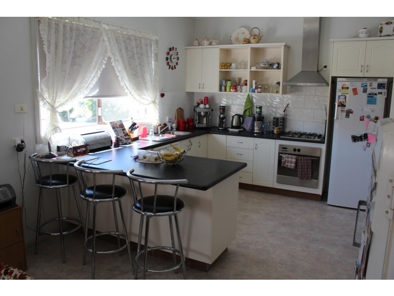 16 Kefford Street, Bathurst NSW 2795