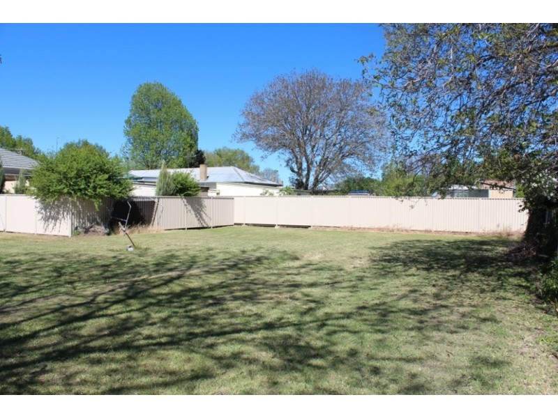 16 Kefford Street, Bathurst NSW 2795