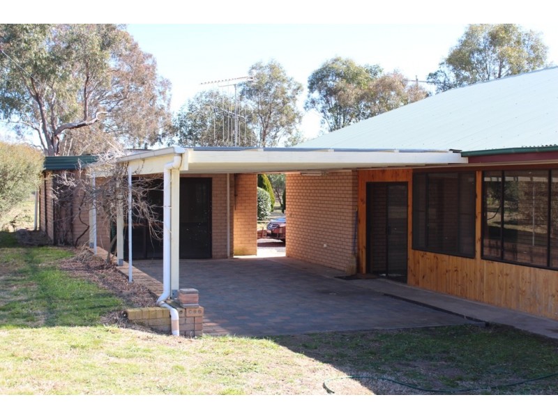 72 Yarras Lane, Bathurst NSW 2795
