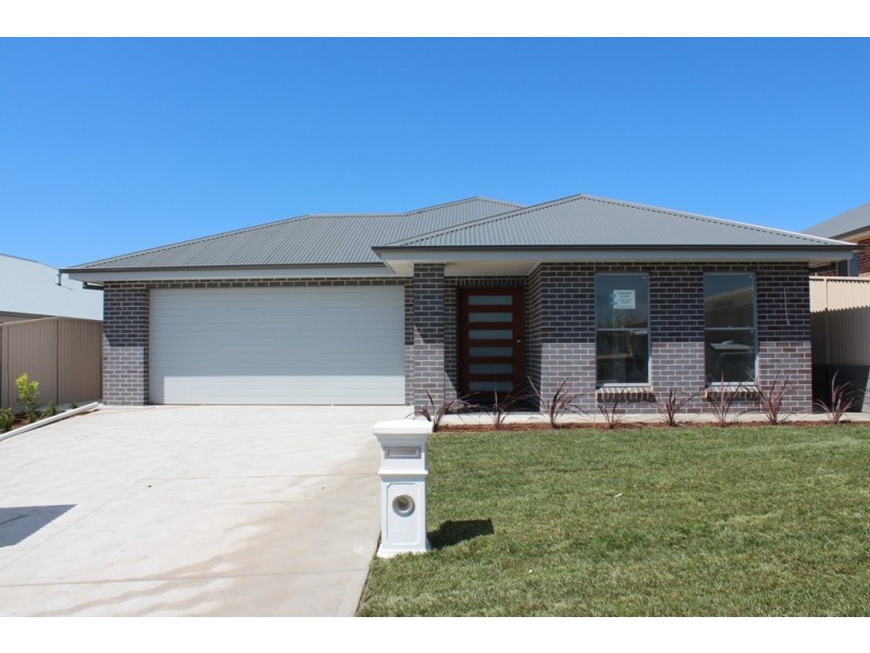 20 Gibsone Drive, Bathurst NSW 2795