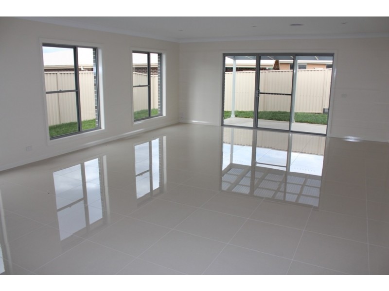 20 Gibsone Drive, Bathurst NSW 2795