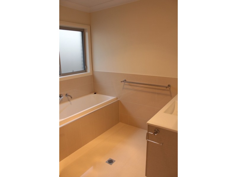 20 Gibsone Drive, Bathurst NSW 2795