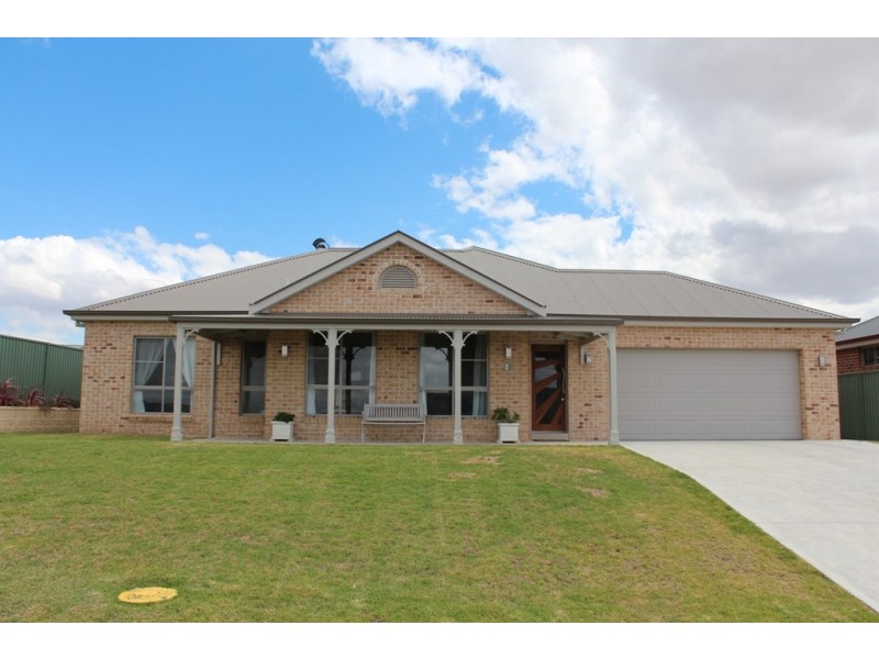 22 Munro Street, Bathurst NSW 2795