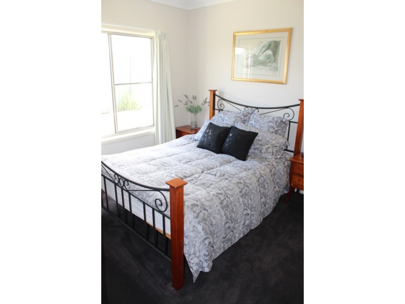 22 Munro Street, Bathurst NSW 2795