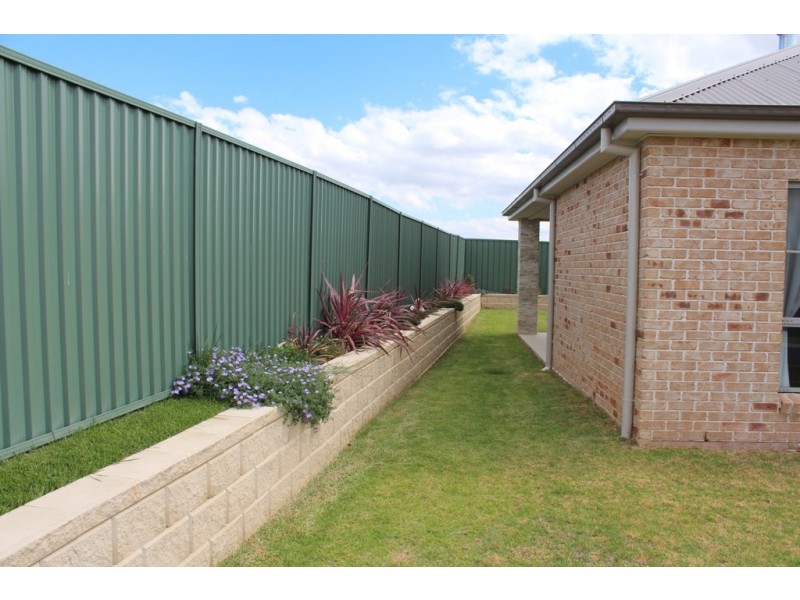 22 Munro Street, Bathurst NSW 2795