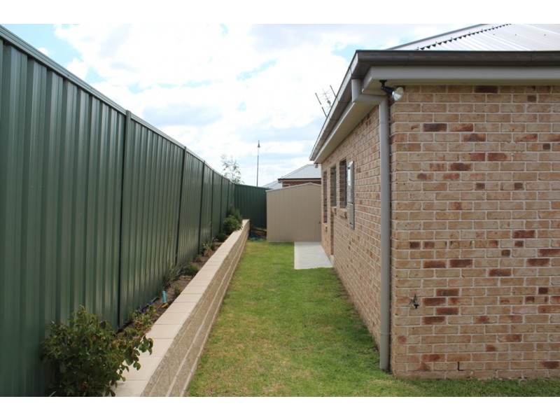 22 Munro Street, Bathurst NSW 2795