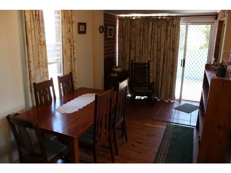 15 Currawong Street, Bathurst NSW 2795