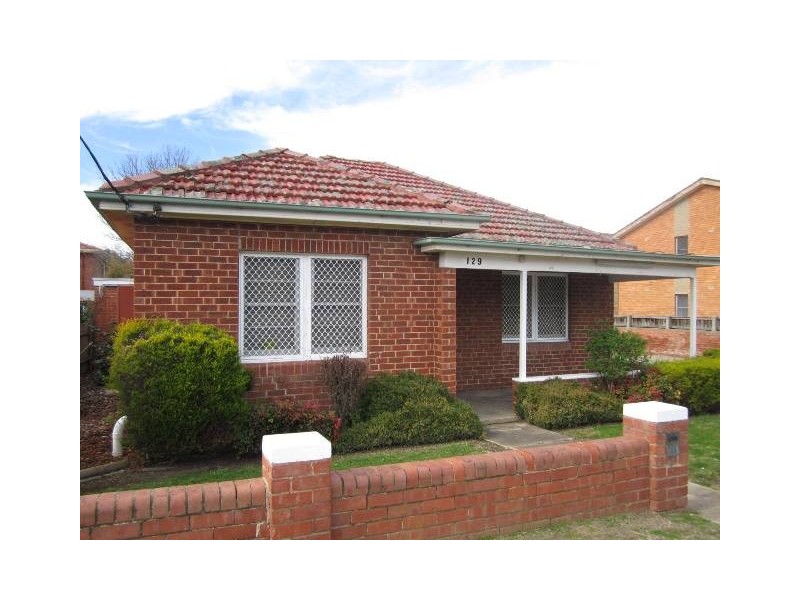 129 Piper St, Bathurst NSW 2795