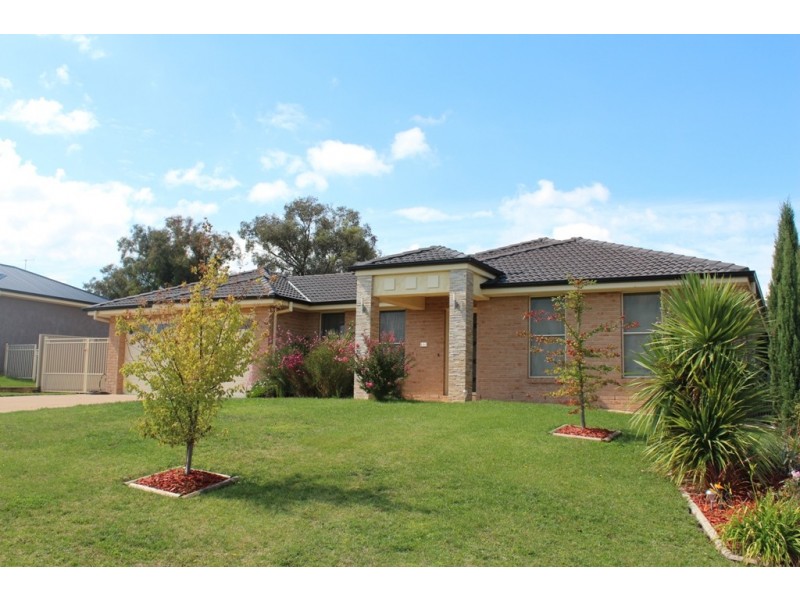 11 Walpole Close, Kelso NSW 2795