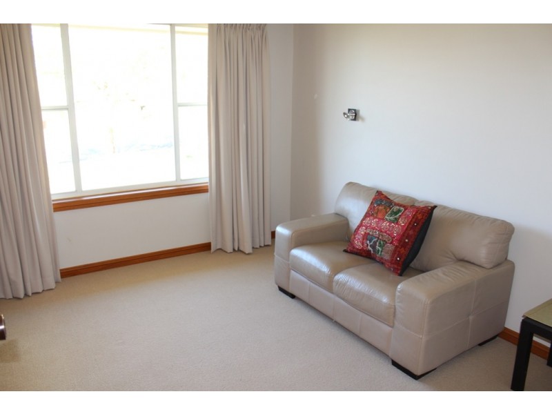 9 Colville Street, Bathurst NSW 2795