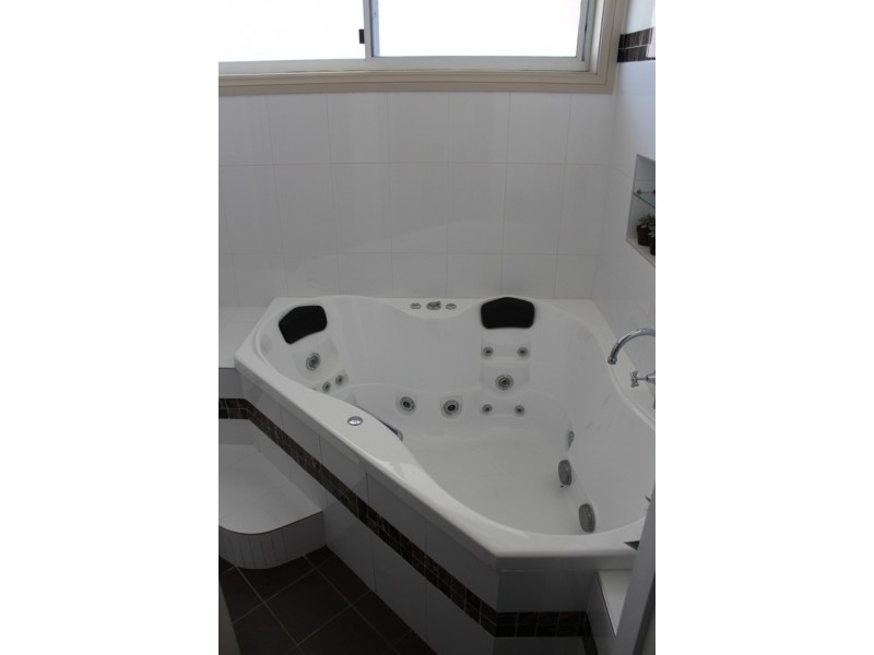 9 Colville Street, Bathurst NSW 2795