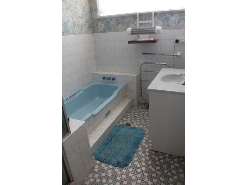 17 White Street, Bathurst NSW 2795