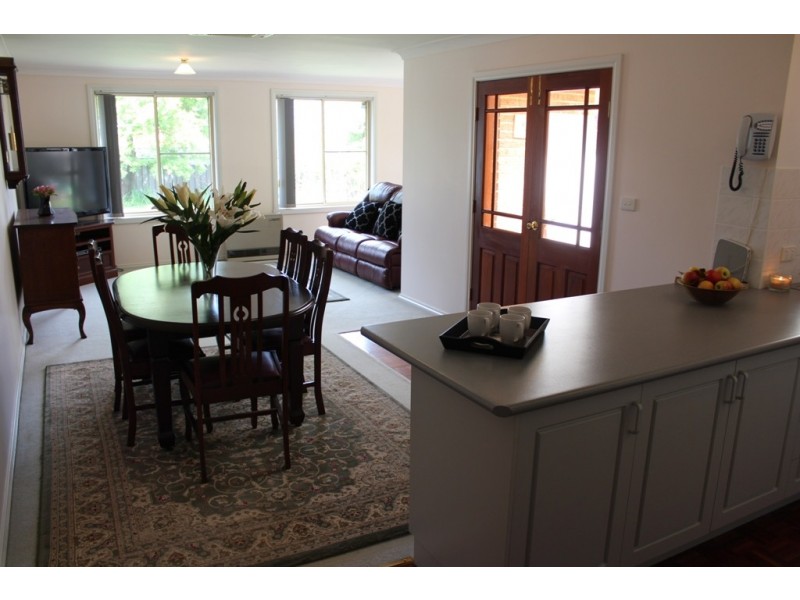 13 Wentworth Drive, Bathurst NSW 2795