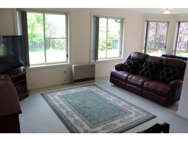 13 Wentworth Drive, Bathurst NSW 2795