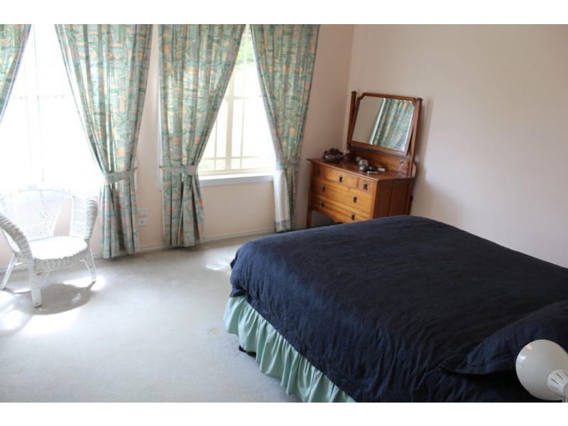 13 Wentworth Drive, Bathurst NSW 2795