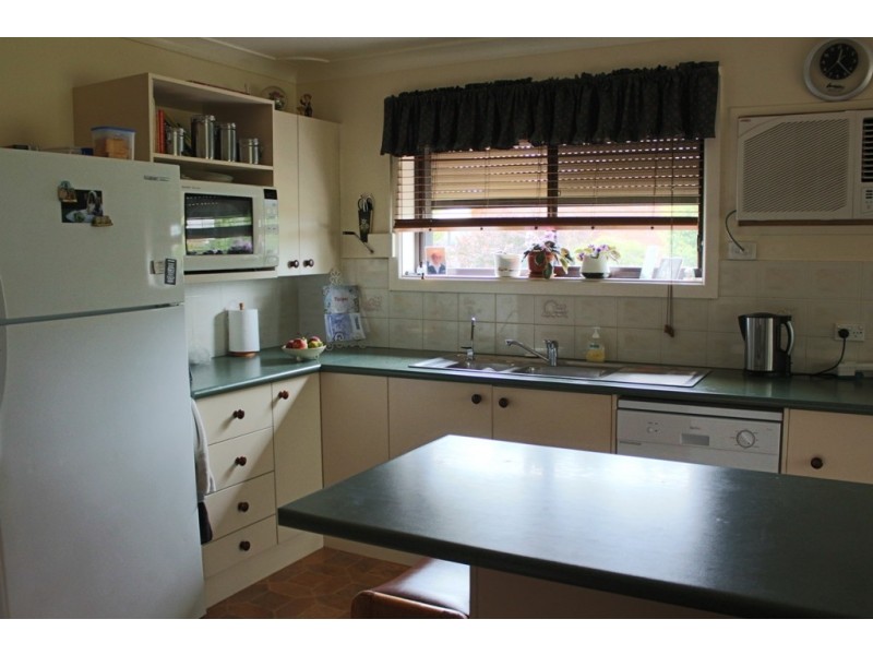 16 Northcott Drive, Bathurst NSW 2795