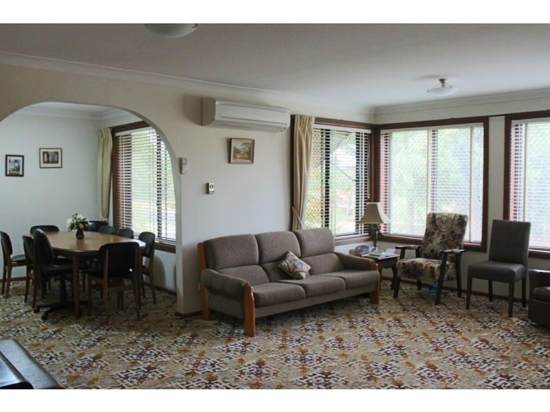 16 Northcott Drive, Bathurst NSW 2795