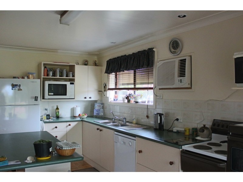 16 Northcott Drive, Bathurst NSW 2795