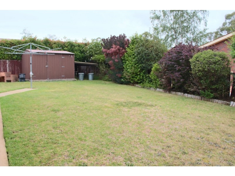 16 Northcott Drive, Bathurst NSW 2795