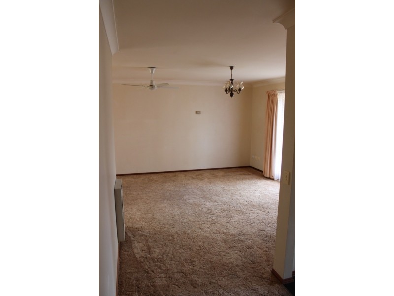 17 Crawford Crescent, Windradyne NSW 2795