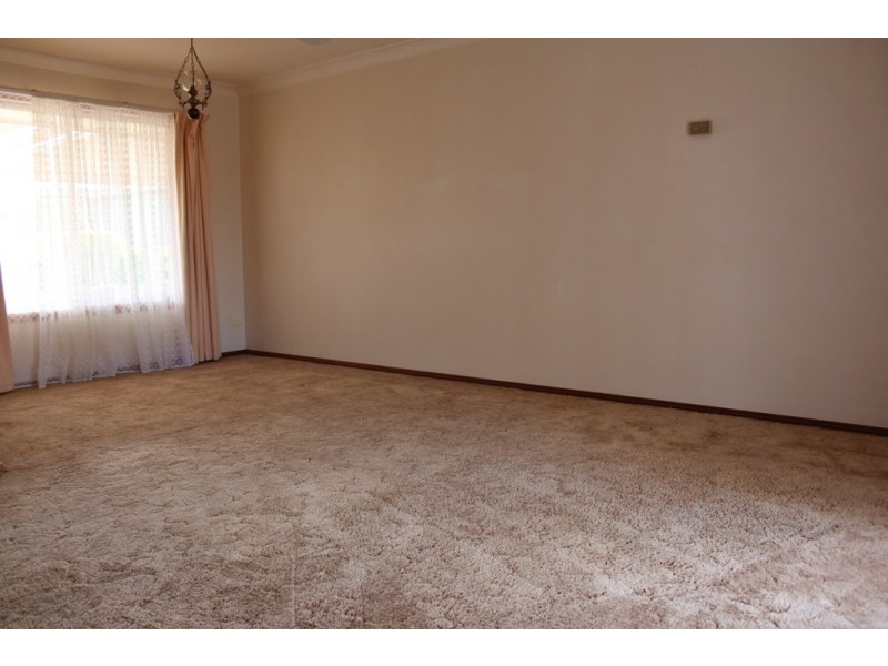 17 Crawford Crescent, Windradyne NSW 2795