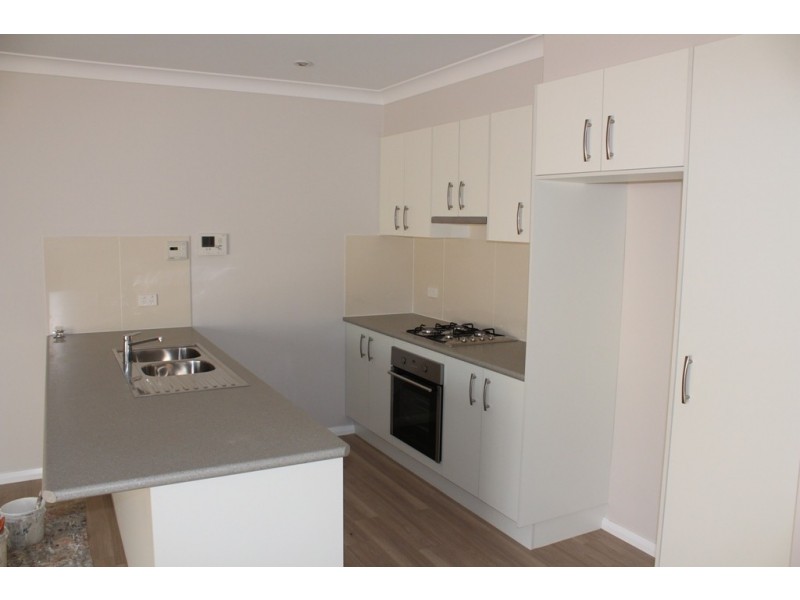 2/13 Busby Street, Bathurst NSW 2795
