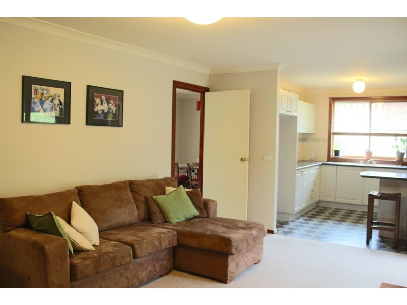 7 Elliott Close, Bathurst NSW 2795