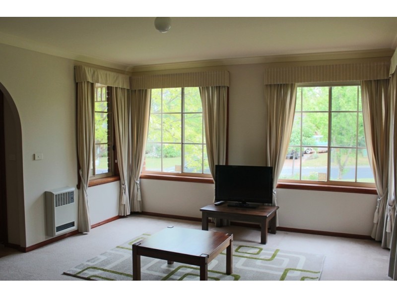 7 Elliott Close, Bathurst NSW 2795