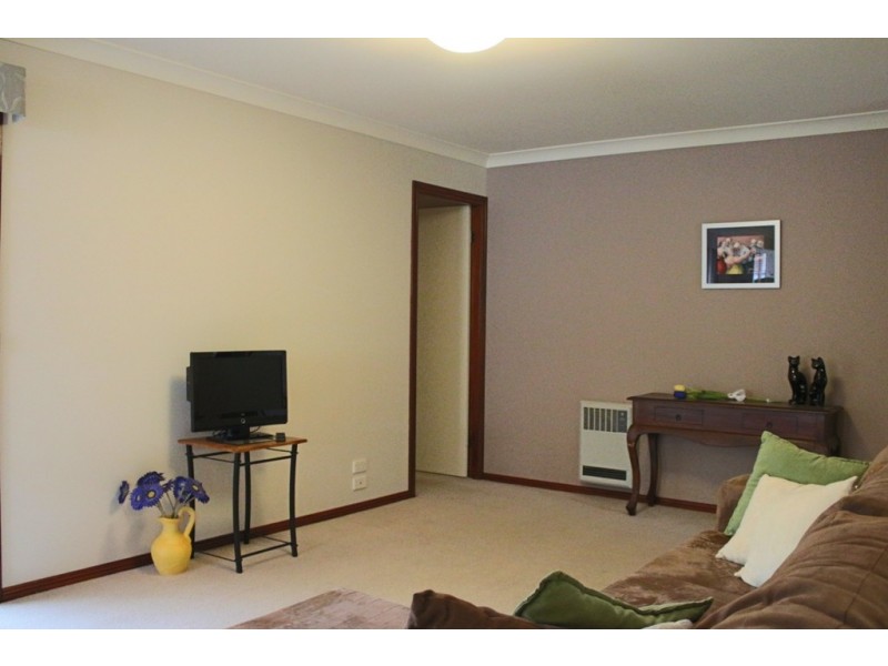 7 Elliott Close, Bathurst NSW 2795