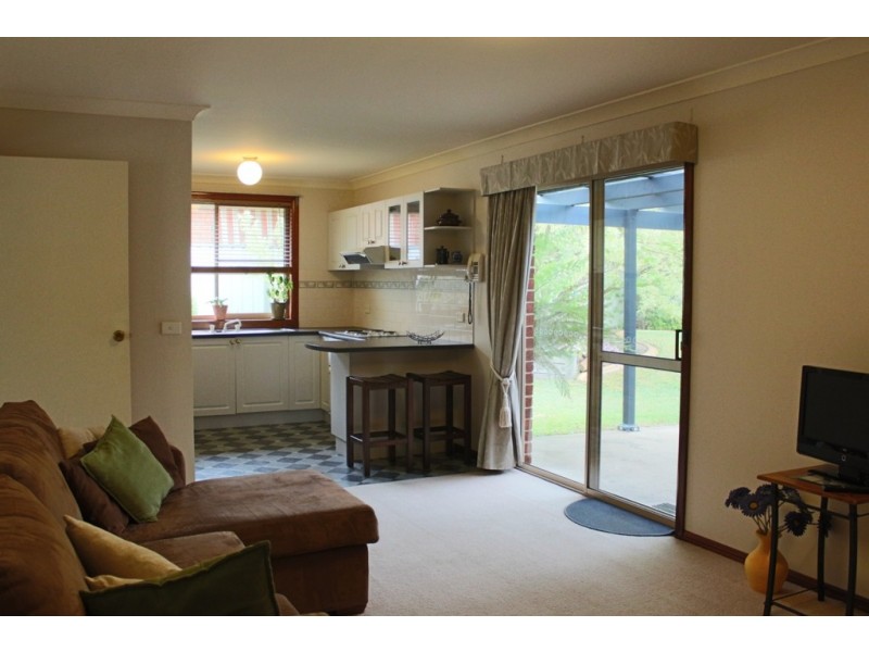 7 Elliott Close, Bathurst NSW 2795