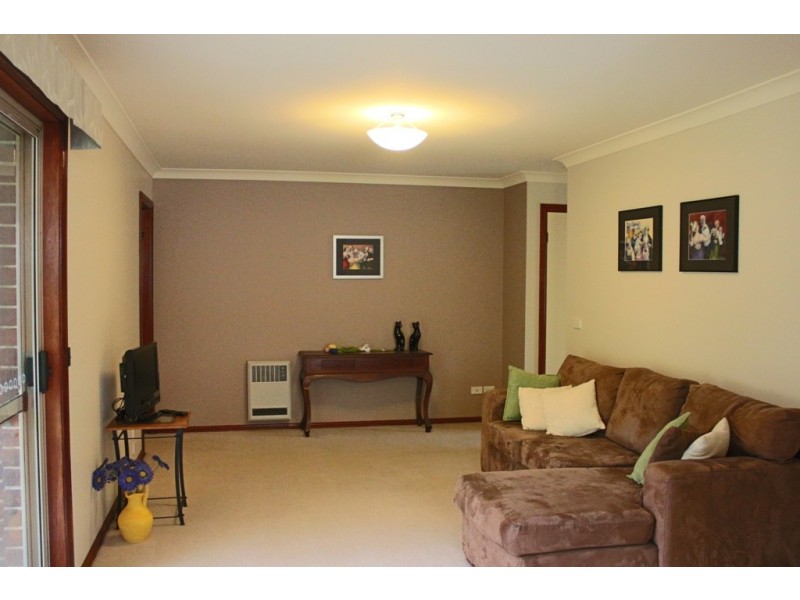 7 Elliott Close, Bathurst NSW 2795