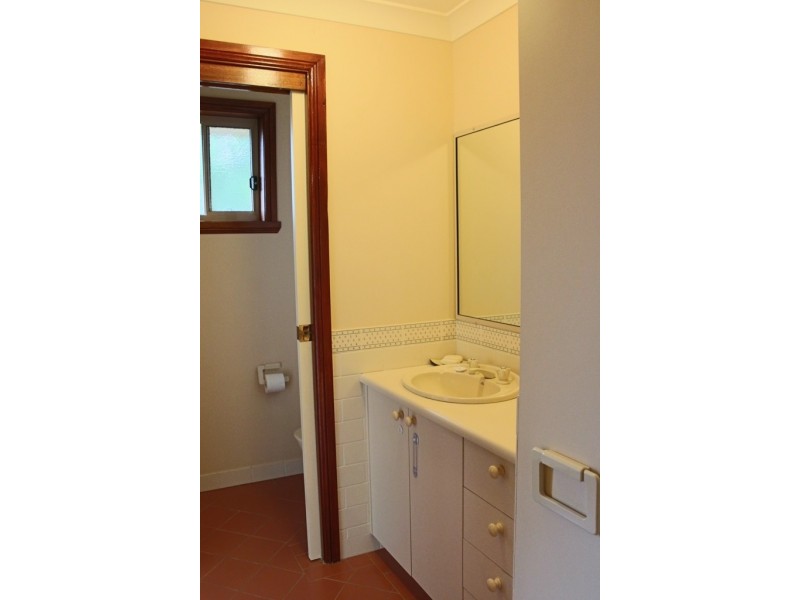 7 Elliott Close, Bathurst NSW 2795