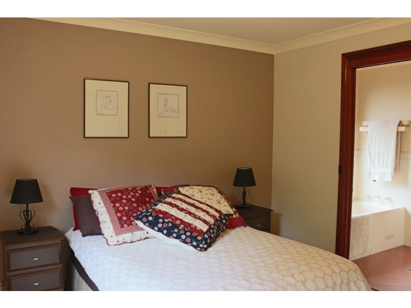 7 Elliott Close, Bathurst NSW 2795