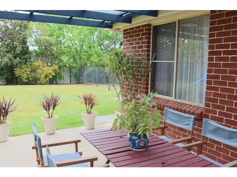 7 Elliott Close, Bathurst NSW 2795