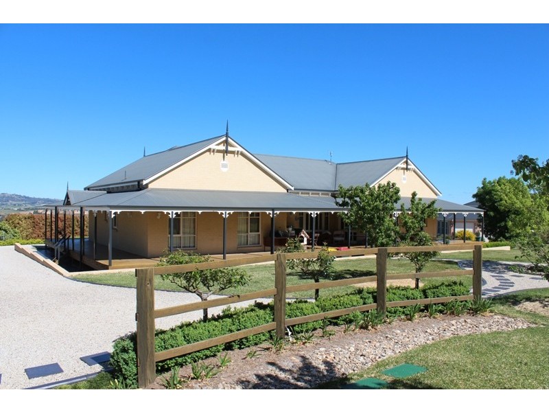 27 Blue Ridge Drive, Bathurst NSW 2795