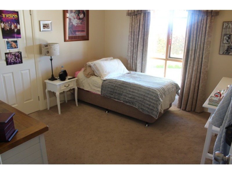 27 Blue Ridge Drive, Bathurst NSW 2795