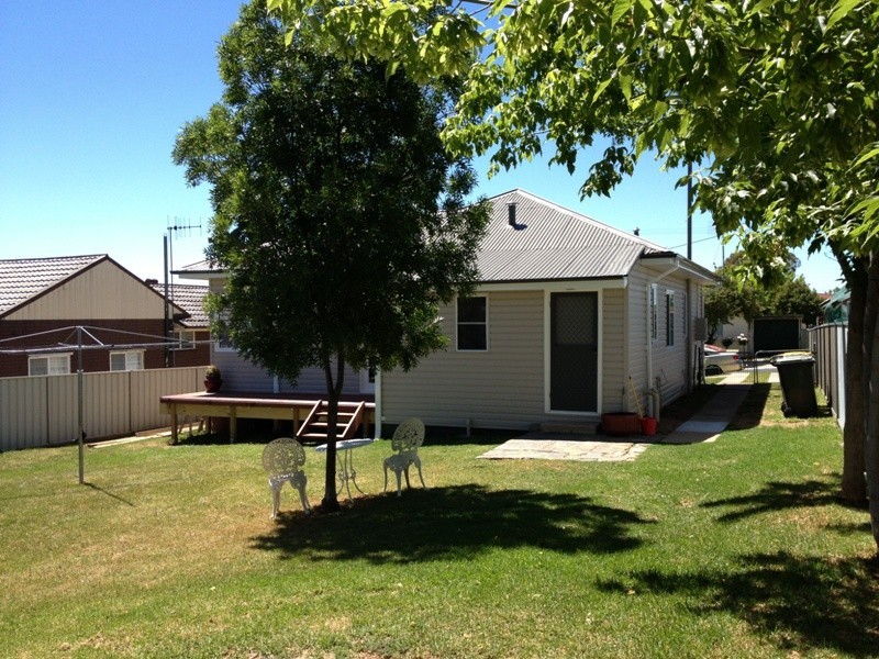 1 Moodie Place, Bathurst NSW 2795