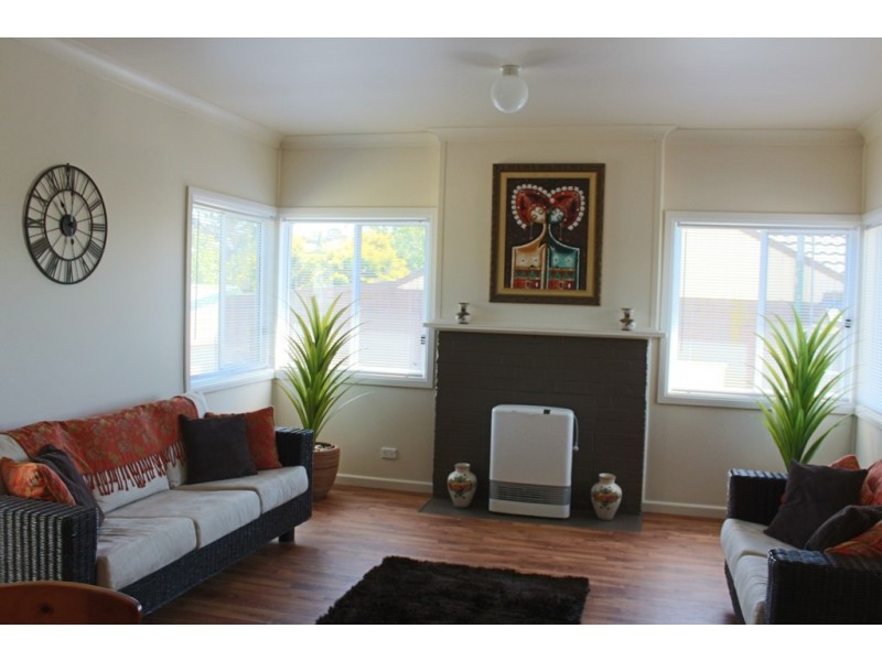 1 Moodie Place, Bathurst NSW 2795