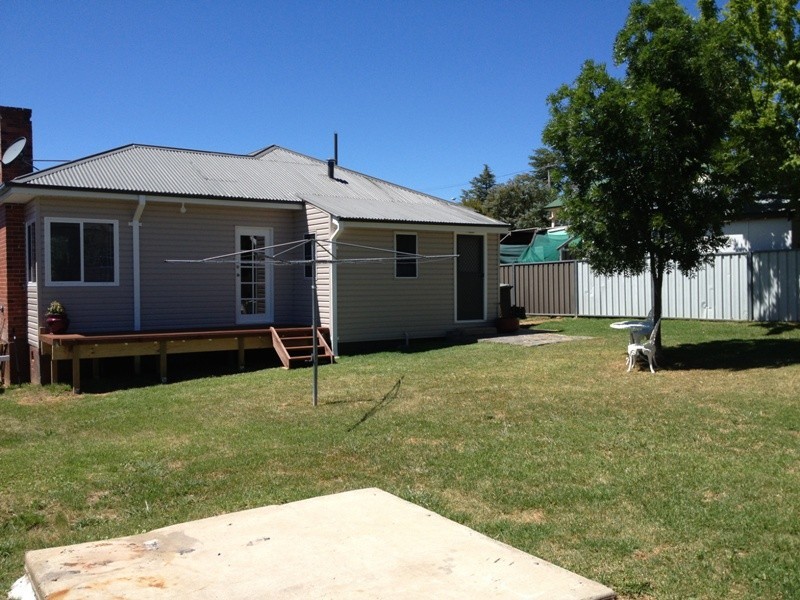 1 Moodie Place, Bathurst NSW 2795
