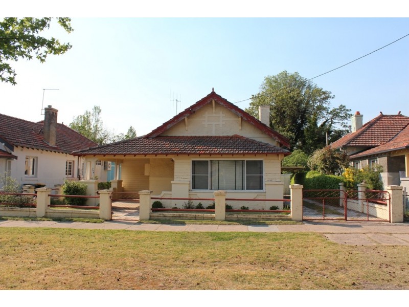204 Rankin Street, Bathurst NSW 2795